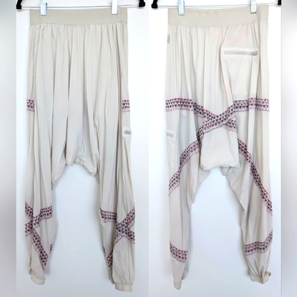 Free People Movement Harem Jogger Pants Tribal Print Applique Hippie Sz XS - Picture 1 of 16